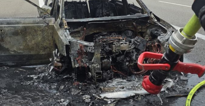 PKW-Brand BAB 6 --> Nürnberg Bild 10